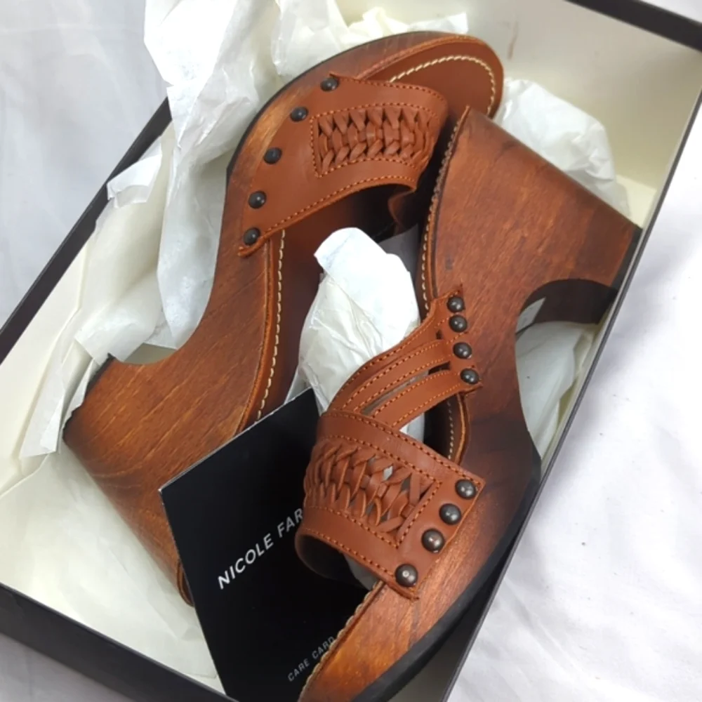 FINAL SALE 🆕🌿NICOLE FARHI SANDALS🌿 - Picture 4 of 16